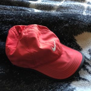 Nike featherlight running cap
